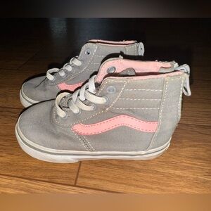 Size 6 Toddler SK8-Hi Zip Gray/Pink Vans